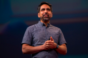 可汗学院CEO Sal Khan最新演讲：赋能老师和同学们的神奇AI导师