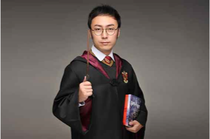 新东方十年功勋教师孙亮:跟《哈利波特1》学英语